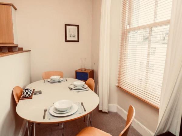 Durnford St- Amazing Location - Free Wifi Apartment Плимът Екстериор снимка